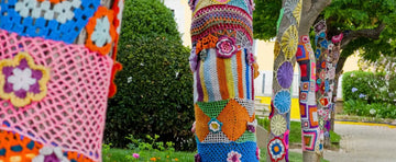 Esplorando lo Yarn Bombing: L'arte di Abbellire la Città con la Maglia
